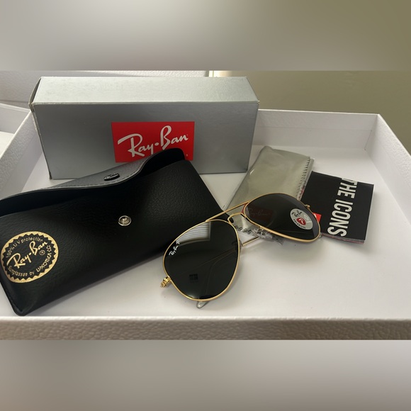 New/ unused Authentic Ray-Ban unisex Sunglasses Aviator Classic (polarized) - Picture 1 of 4